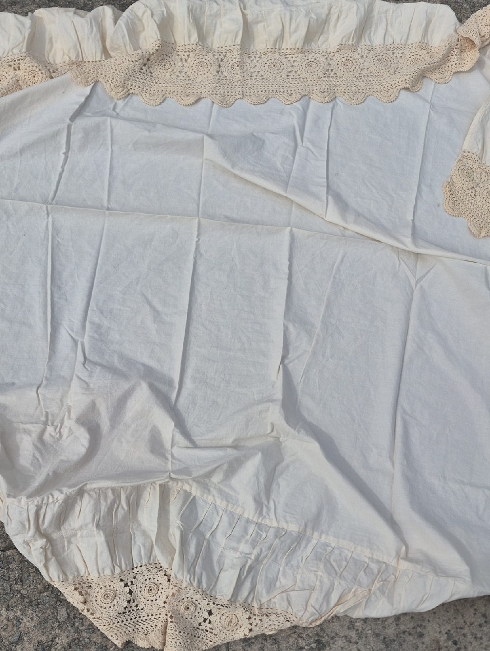 Vintage 80s Keeco Handmade Crochet Bed Skirt